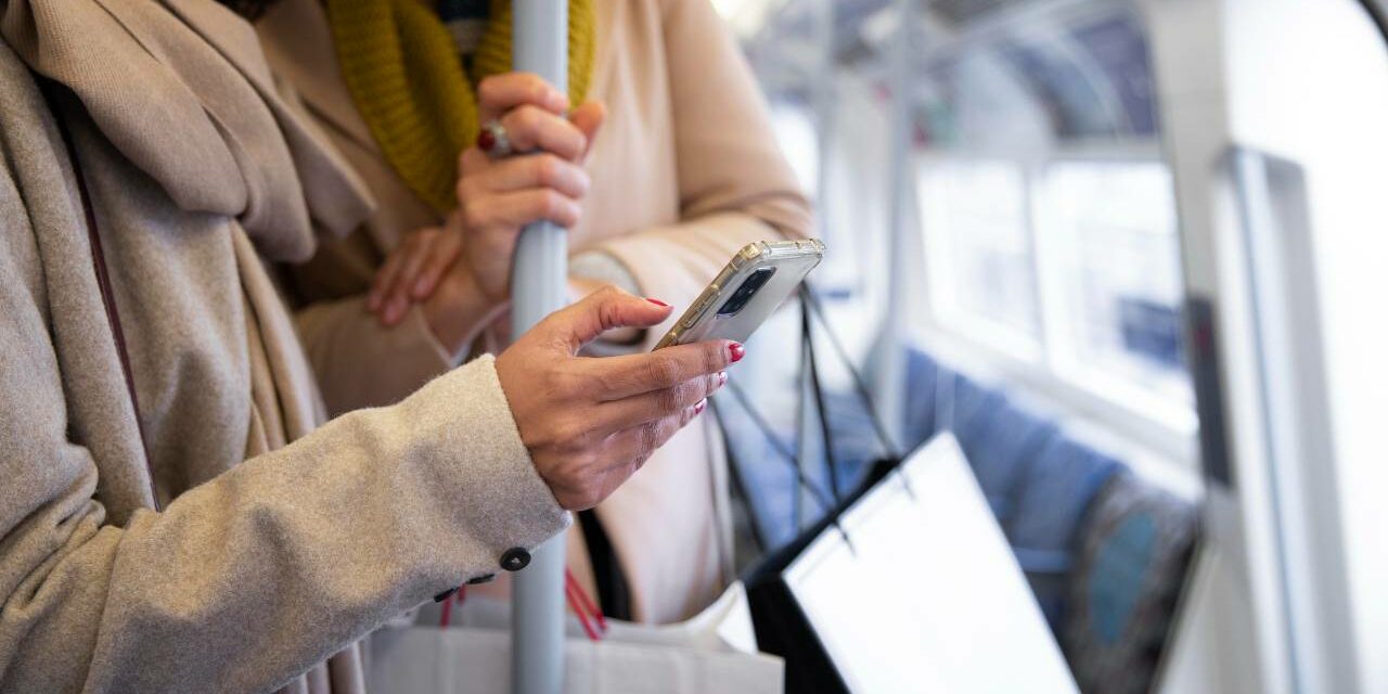 Καταναλωτες με mobile εφαρμογές Καταναλωτες με mobile εφαρμογές